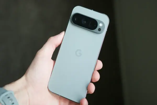 Bản render ấn tượng của Google Pixel 10 cung cấp đoạn giới thiệu bắt mắt, nhiều màu sắc